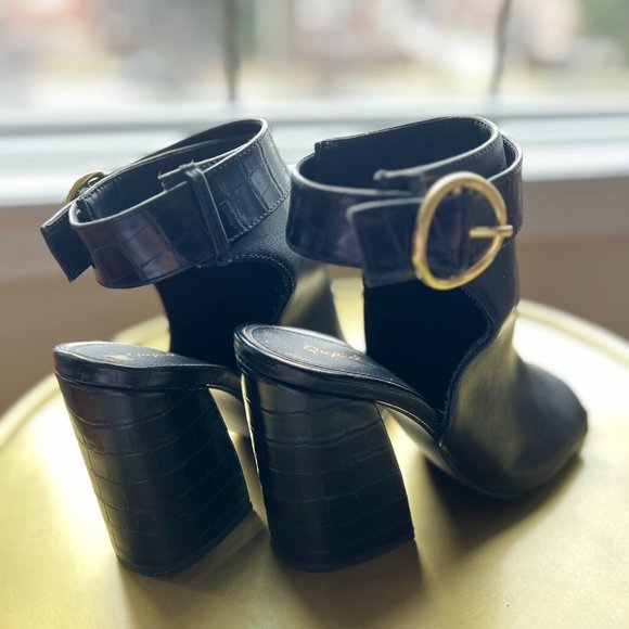 Qupid Black Leather Peep Toe Heels - Picture 6 of 8